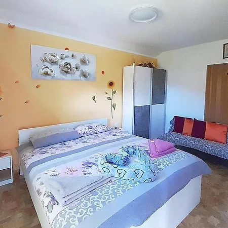 Hisa Planica * Kobarid